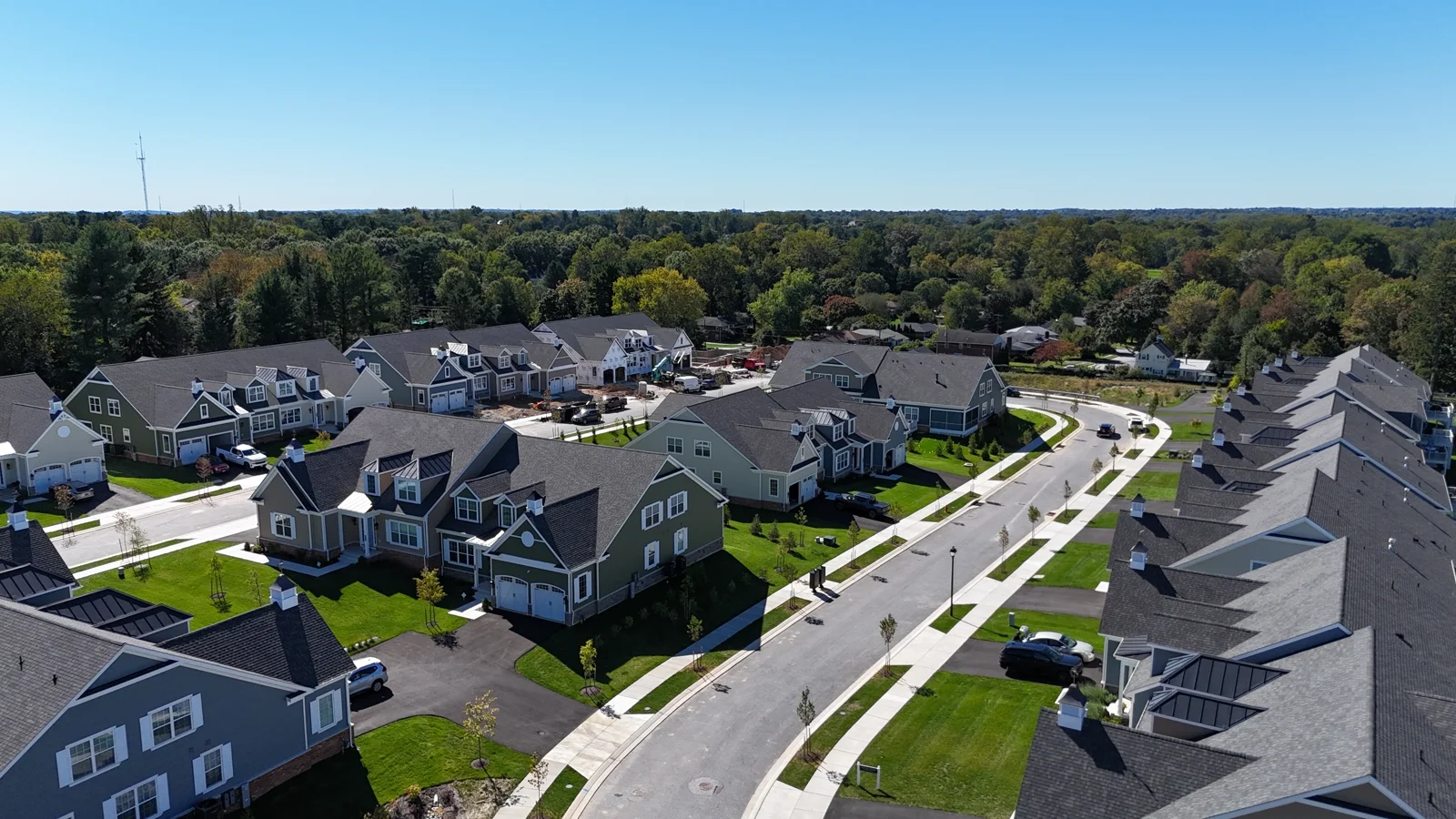 Carriage homes lining Villabrook Way, viewed from above